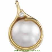 14K Yellow Gold Mabe Pearl And Diamond Pendant